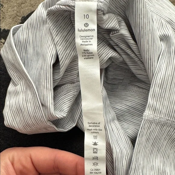 Lululemon heathered grey Striped Leggings - Picture 3 of 4